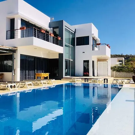 Casa Flamboyant Villa *